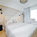 Aqua Apartments-aqua Park, Sauna, Jacuzzi No Limit, Parking 公寓 科沃布热格
